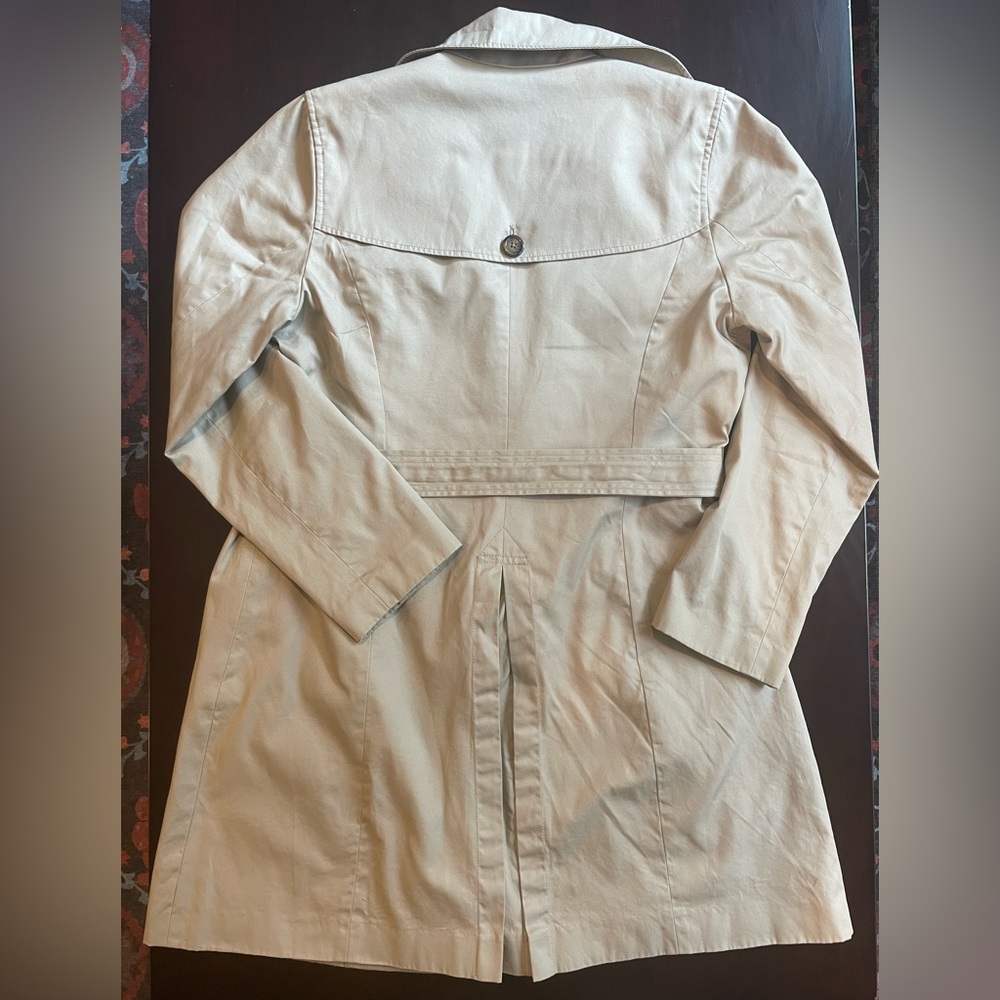 Tan Banana Republic classic trench coat - Picture 2 of 5